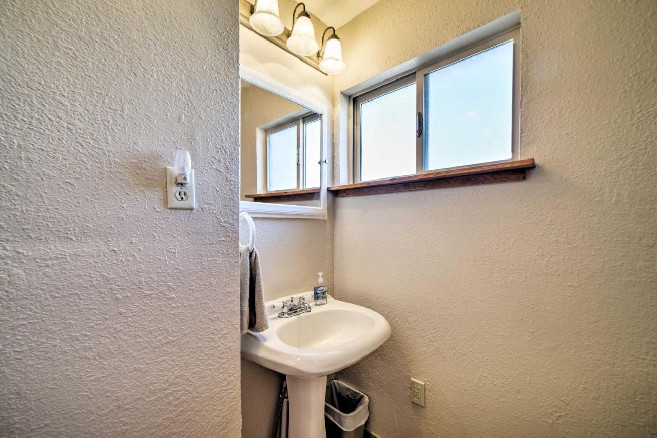 Family-Friendly Cortez Cedar House With Yard! エクステリア 写真